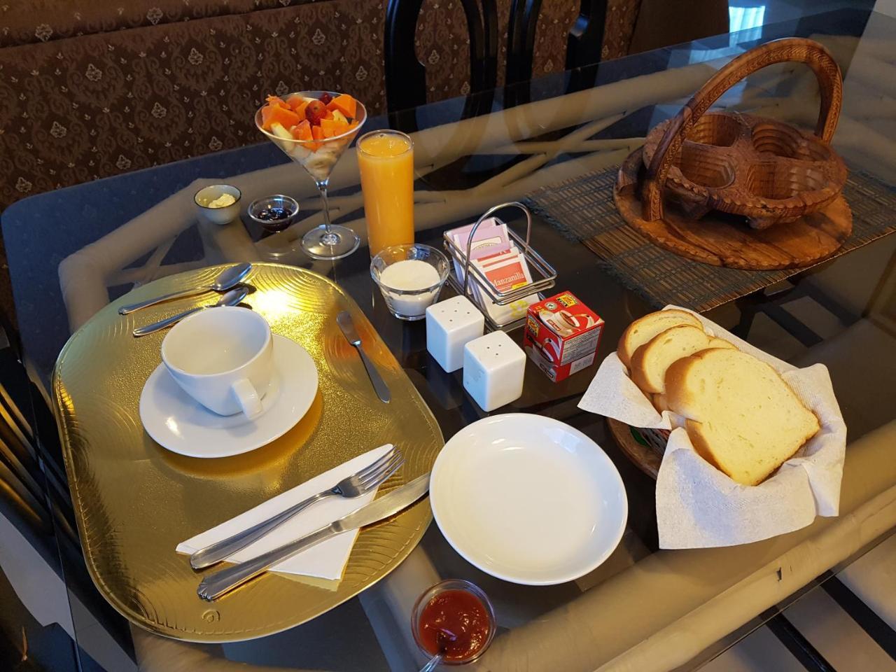 Bed And Breakfast La Uvilla Quito Buitenkant foto