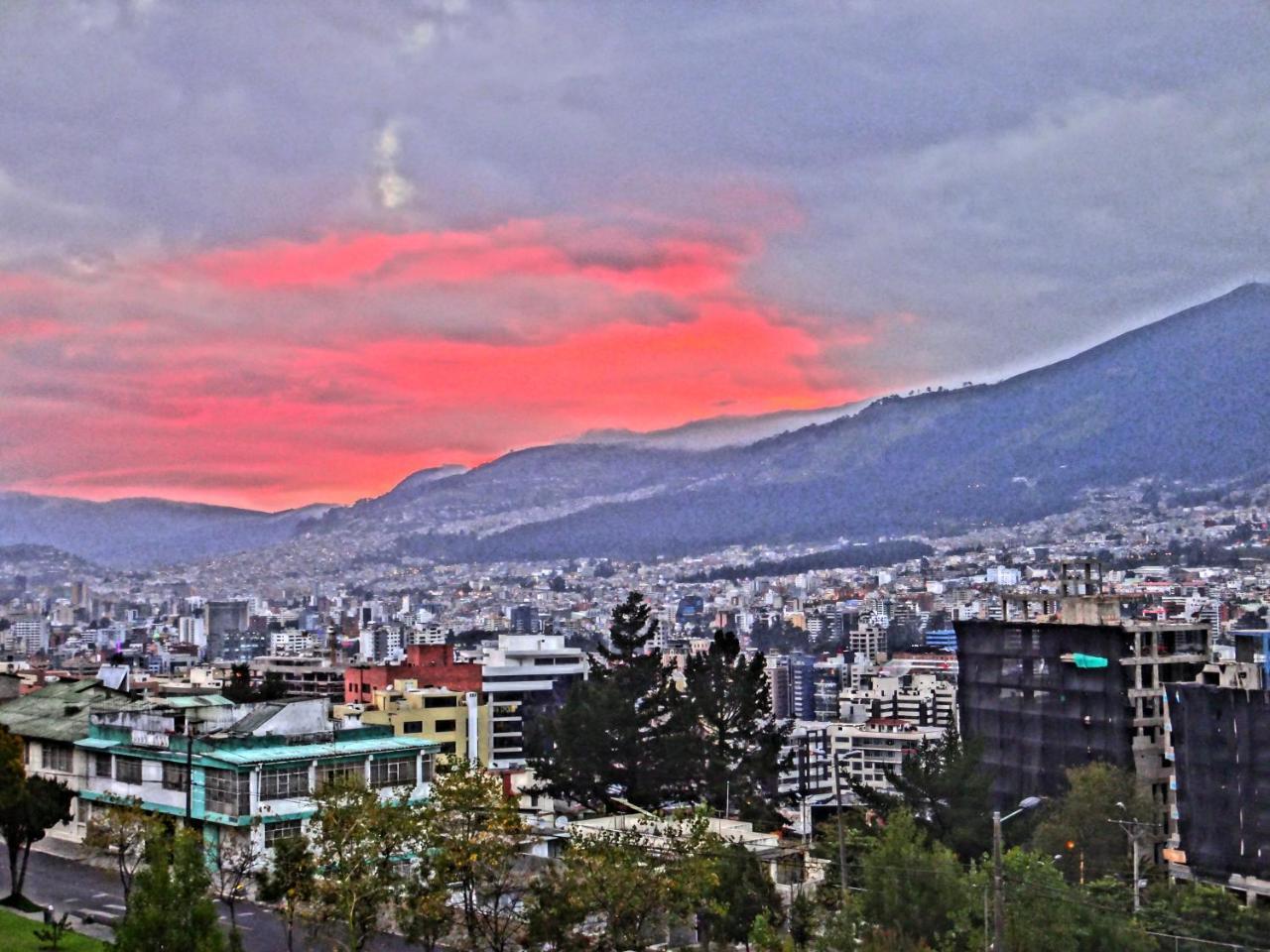Bed And Breakfast La Uvilla Quito Buitenkant foto